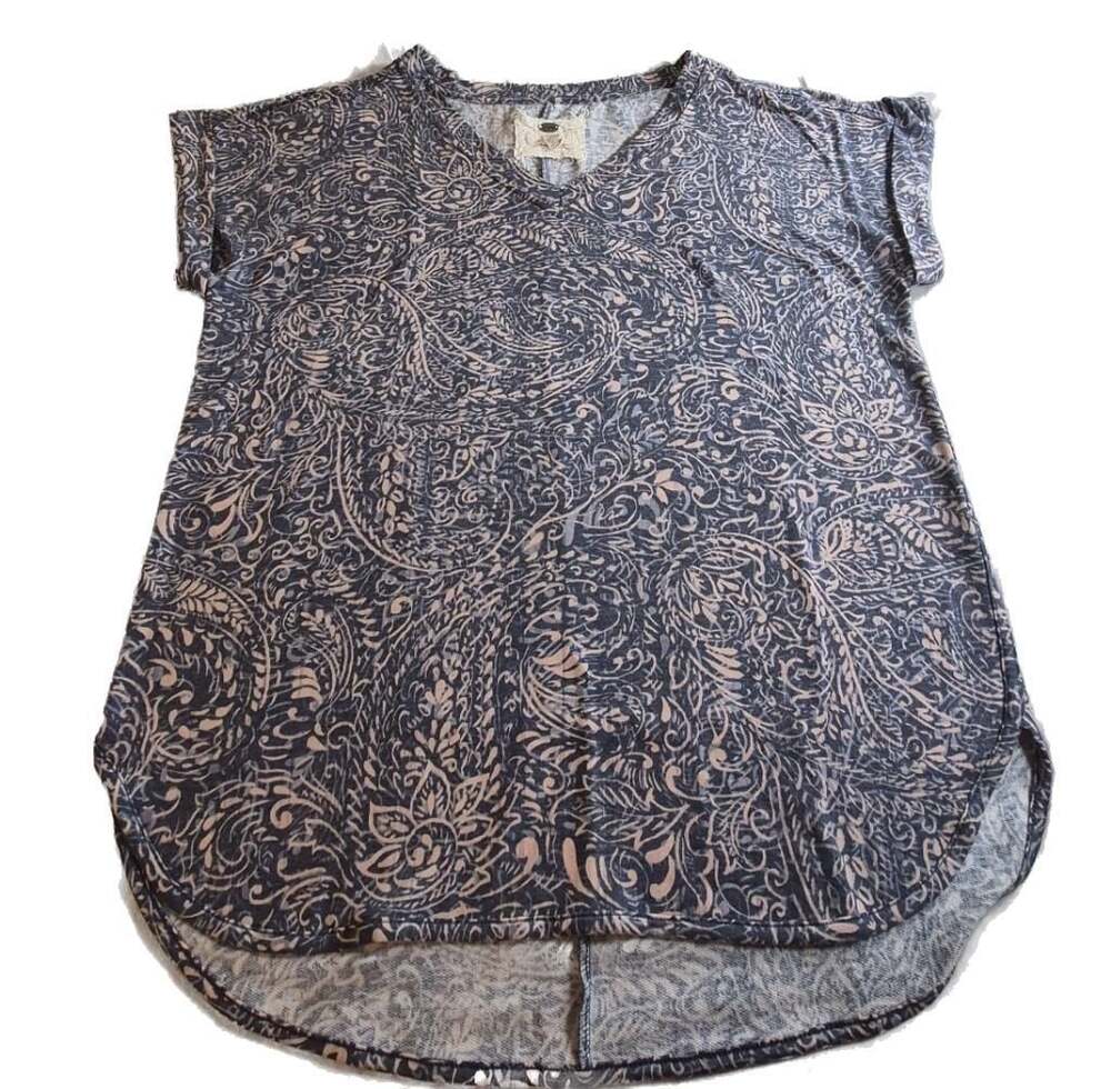 Cupio Women's V-Neck Paisley Print Short Sleeve Top